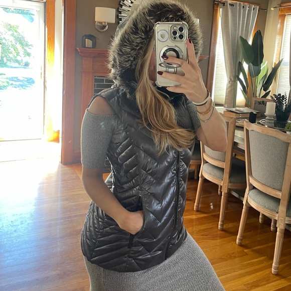 BCBGeneration vest with faux fur collar - Picture 7 of 12